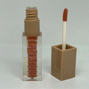 Hello Kiss - Moisturizing and Plumping Ultra Glossy Lip Gloss in Color Amber
